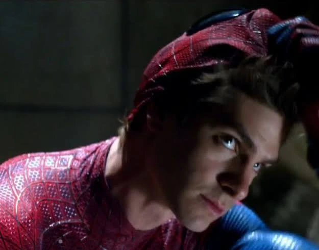 Síndrome do Herói Exausto: O Que o Homem-Aranha Revela Sobre Você 3 Tirando a mascara